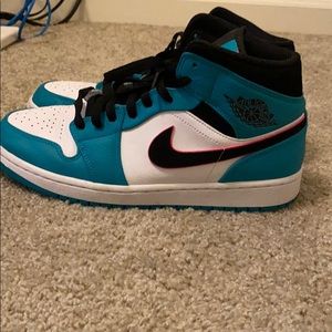 Jordan 1 Mid “South Beach”